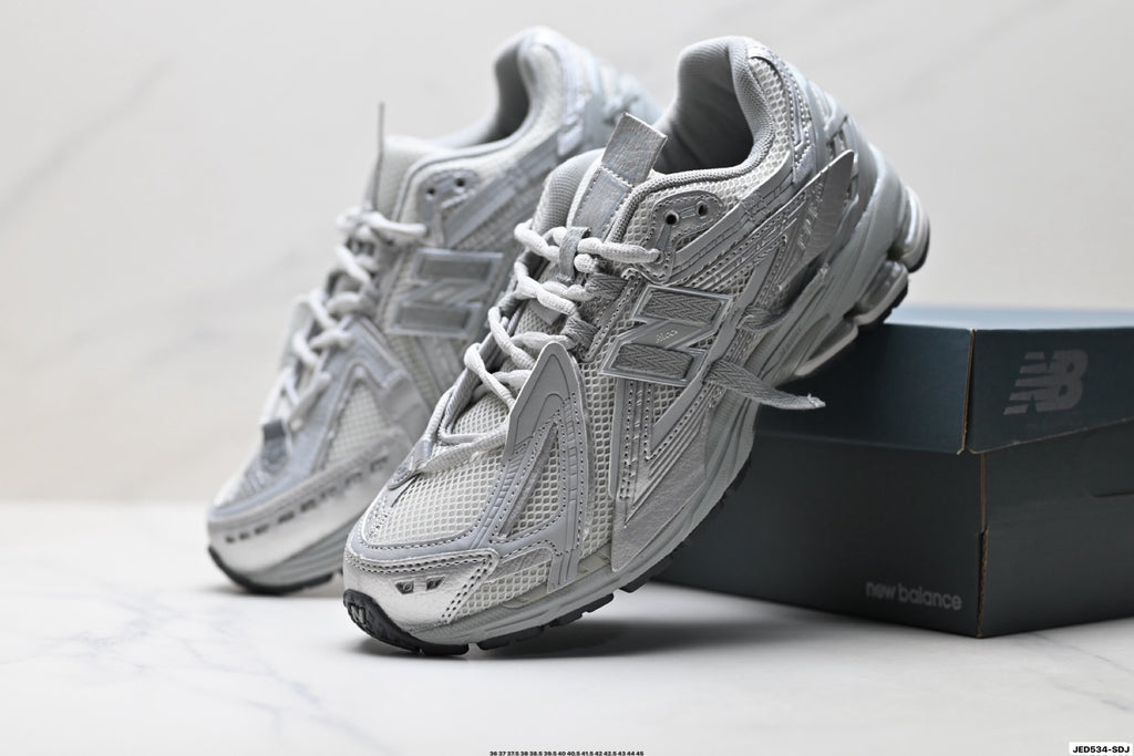 New Balance M1906 Retro Dad Sneaker – M1906AG