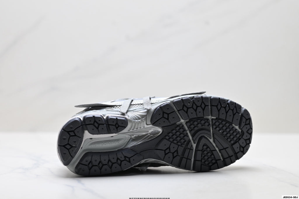 New Balance M1906 Retro Dad Sneaker – M1906AG