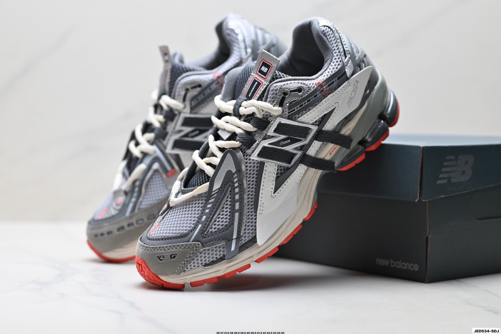 New Balance M1906 Retro Dad Sneaker – M1906AC