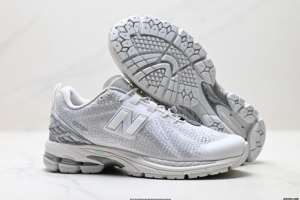 New Balance M1906 Retro Dad Sneaker – U190611X