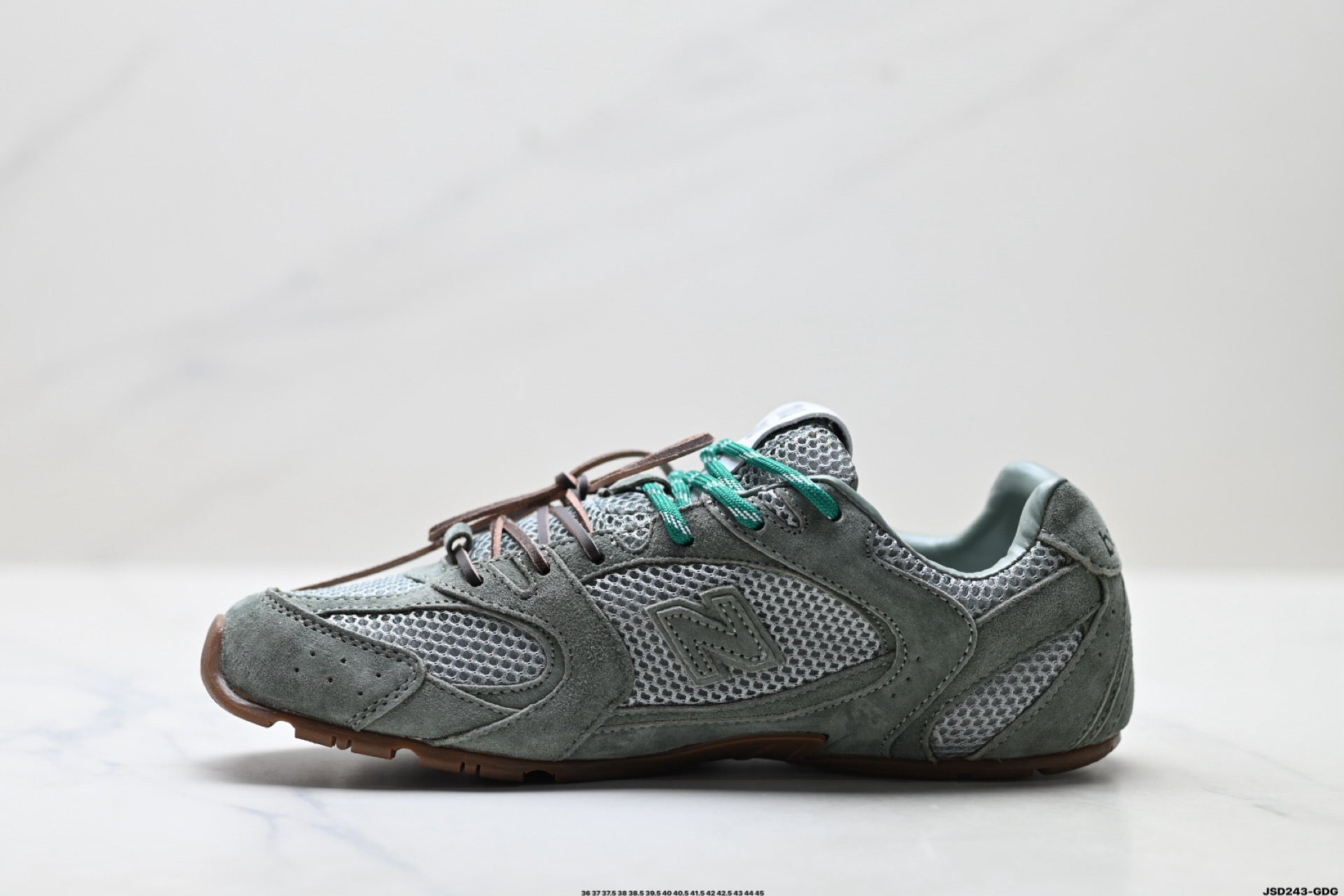 Miu Miu × New Balance 530 SL – 5E165E_3KV6_F0092_F_BD05