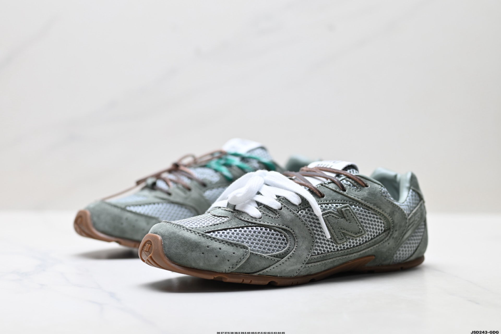 Miu Miu × New Balance 530 SL – 5E165E_3KV6_F0092_F_BD05