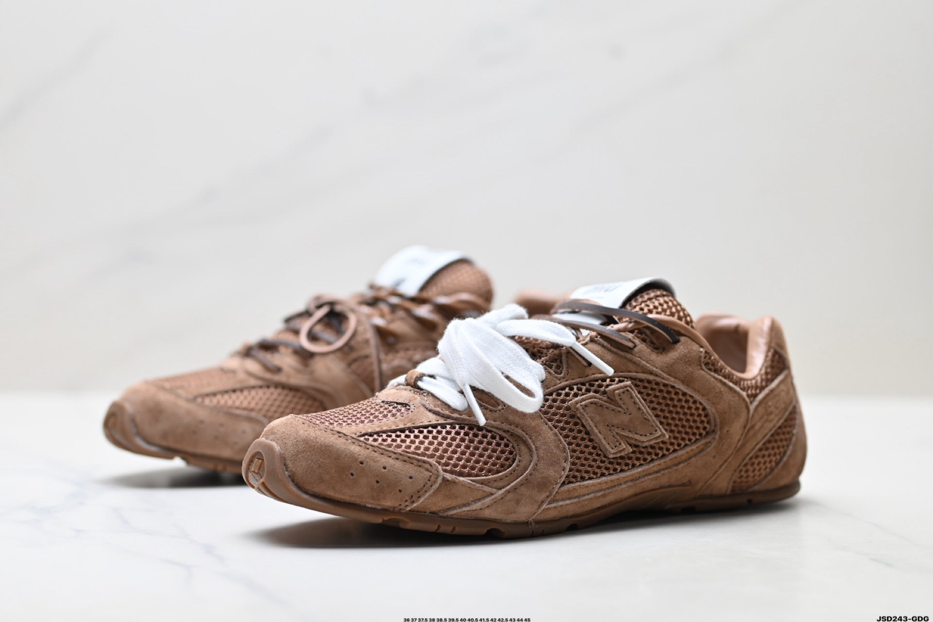 Miu Miu × New Balance 530 SL – 5E165E_3KV6_F0050_F_BD05