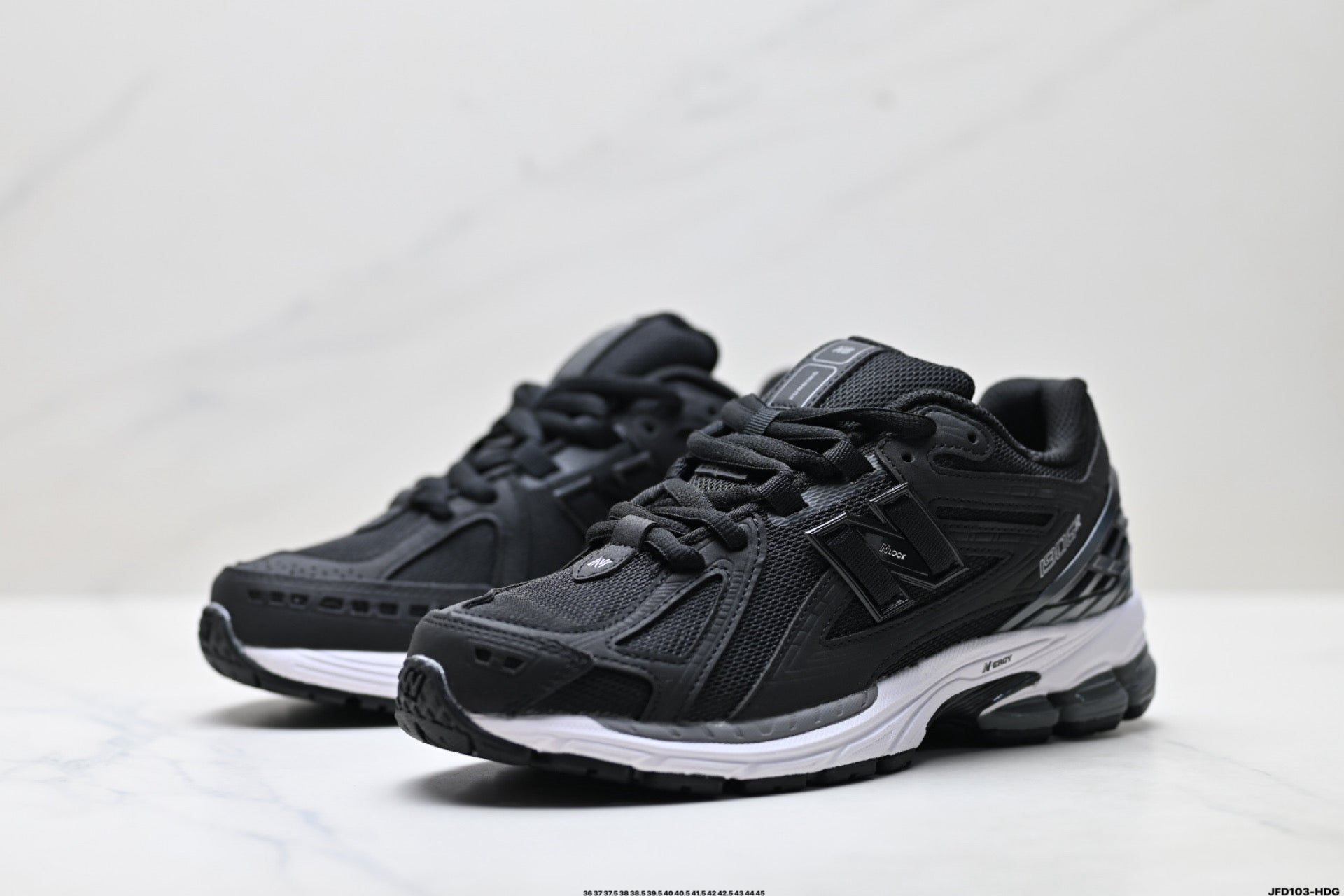 New Balance M1906 Retro Dad Sneaker – M1906RWJ