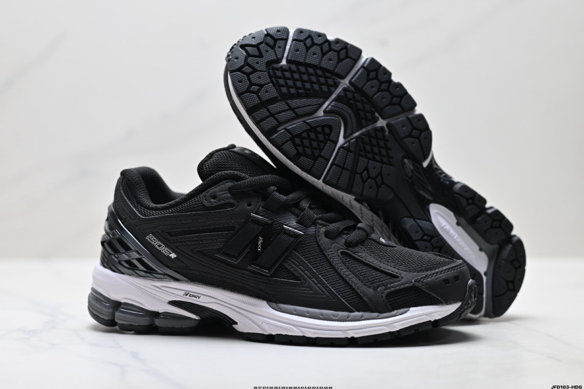 New Balance M1906 Retro Dad Sneaker – M1906RWJ