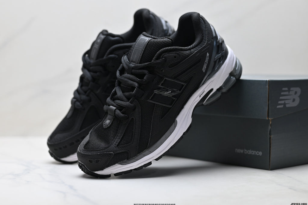 New Balance M1906 Retro Dad Sneaker – M1906RWJ