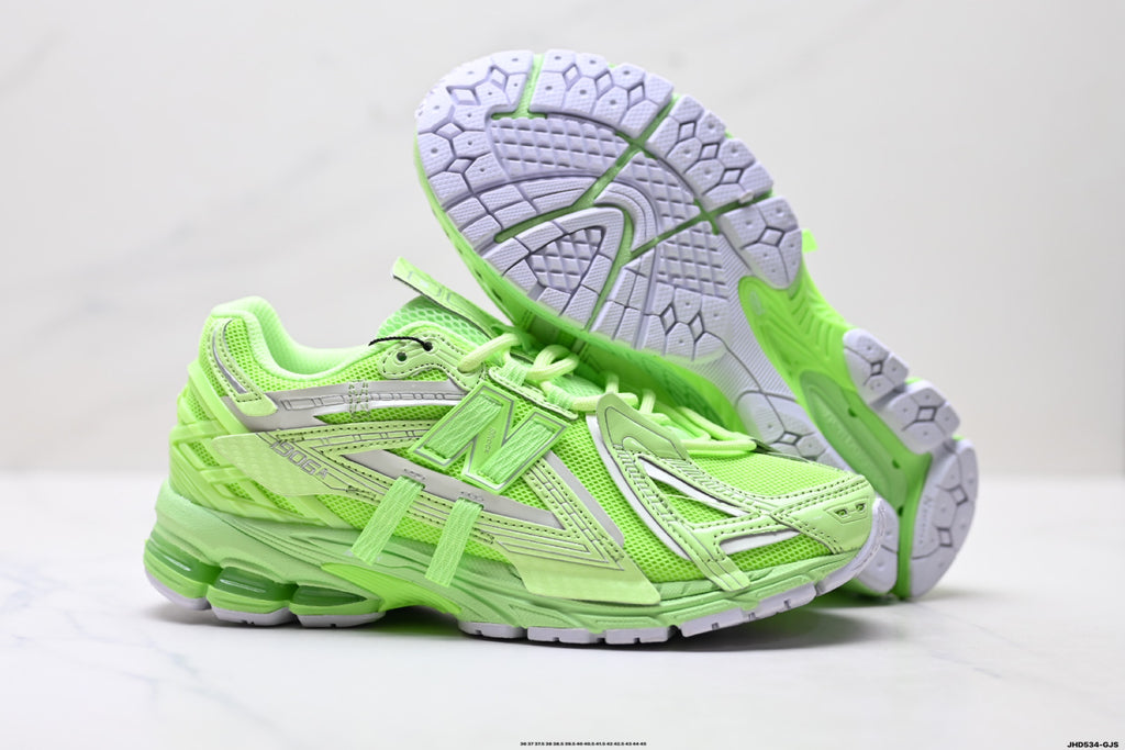 New Balance M1906 Retro Dad Sneaker – U1906AF