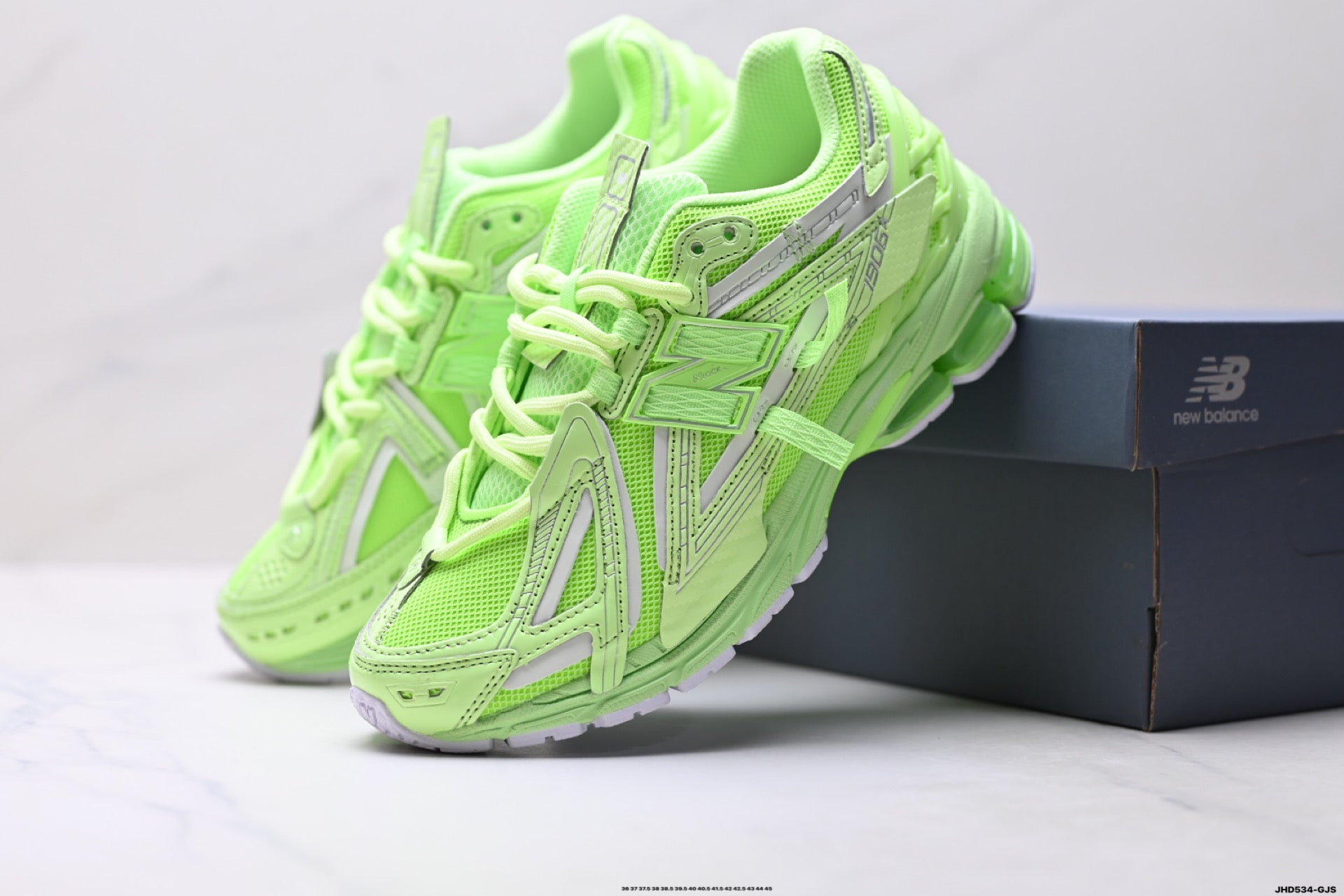 New Balance M1906 Retro Dad Sneaker – U1906AF