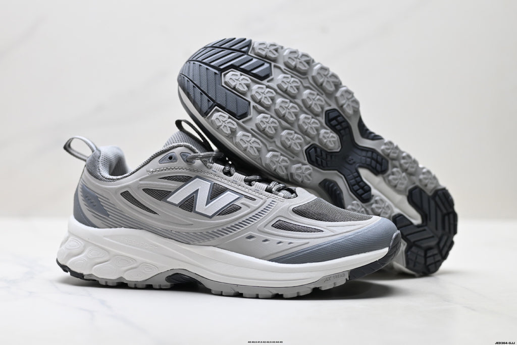 New Balance M4109G1 Low-Top Trail Running Sneaker