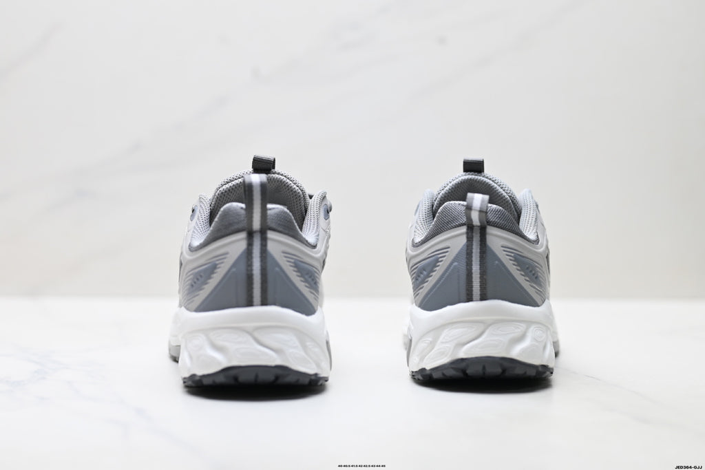 New Balance M4109G1 Low-Top Trail Running Sneaker