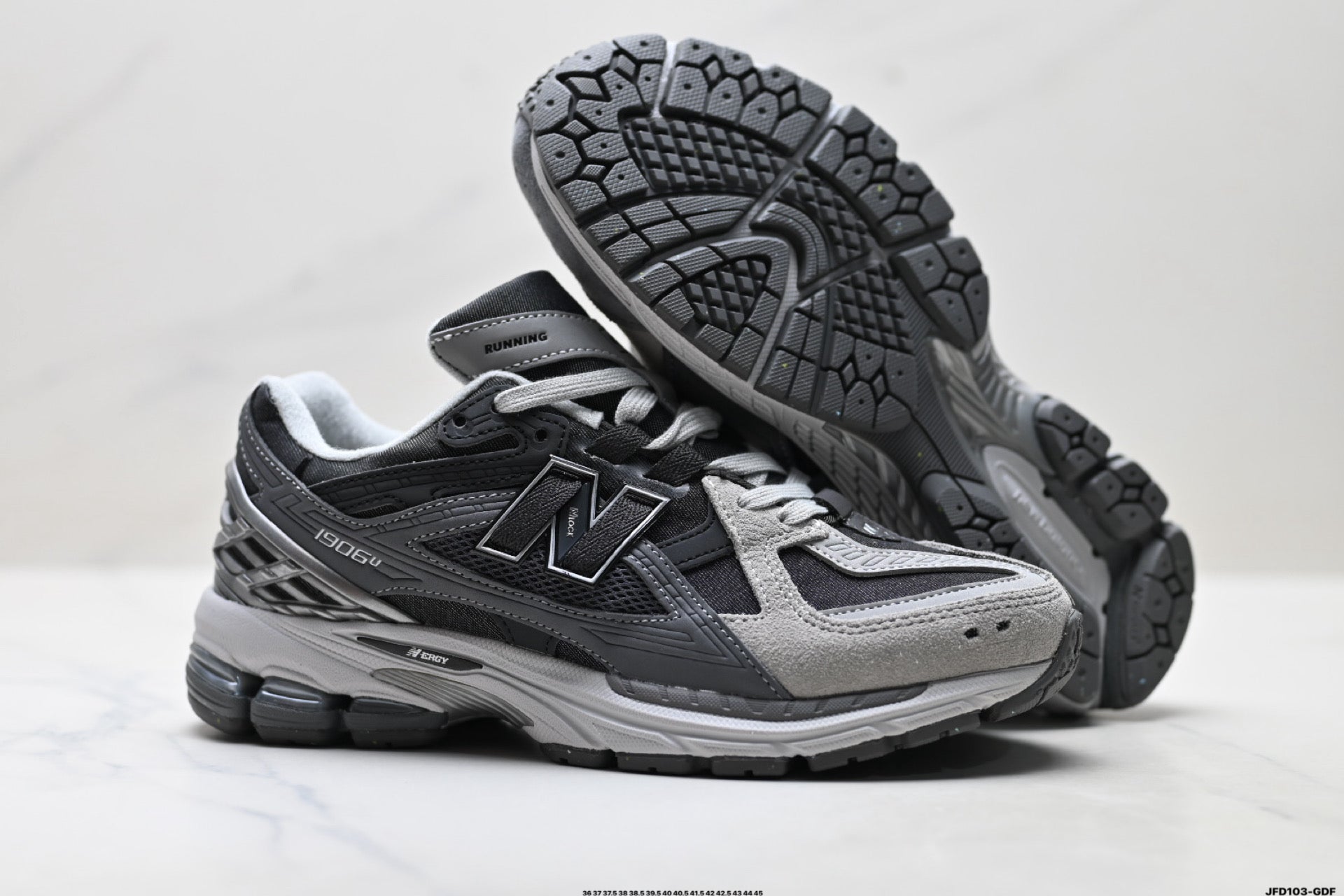 New Balance U19064JO Retro Dad Sneaker U19064JO