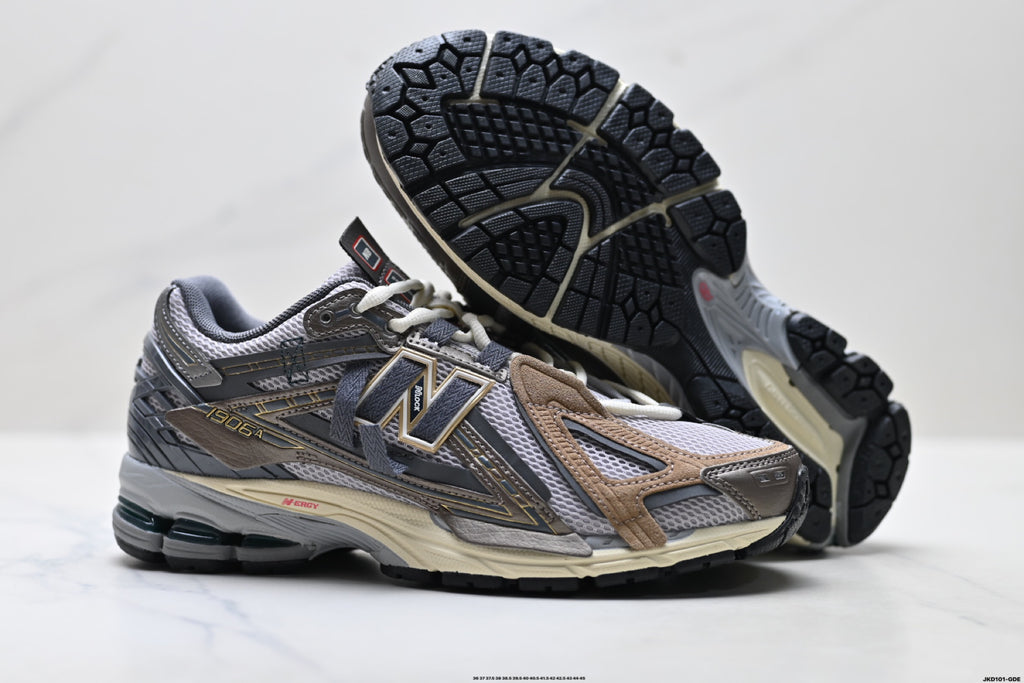 New Balance U19066U8 Retro Dad Sneaker U19066U8