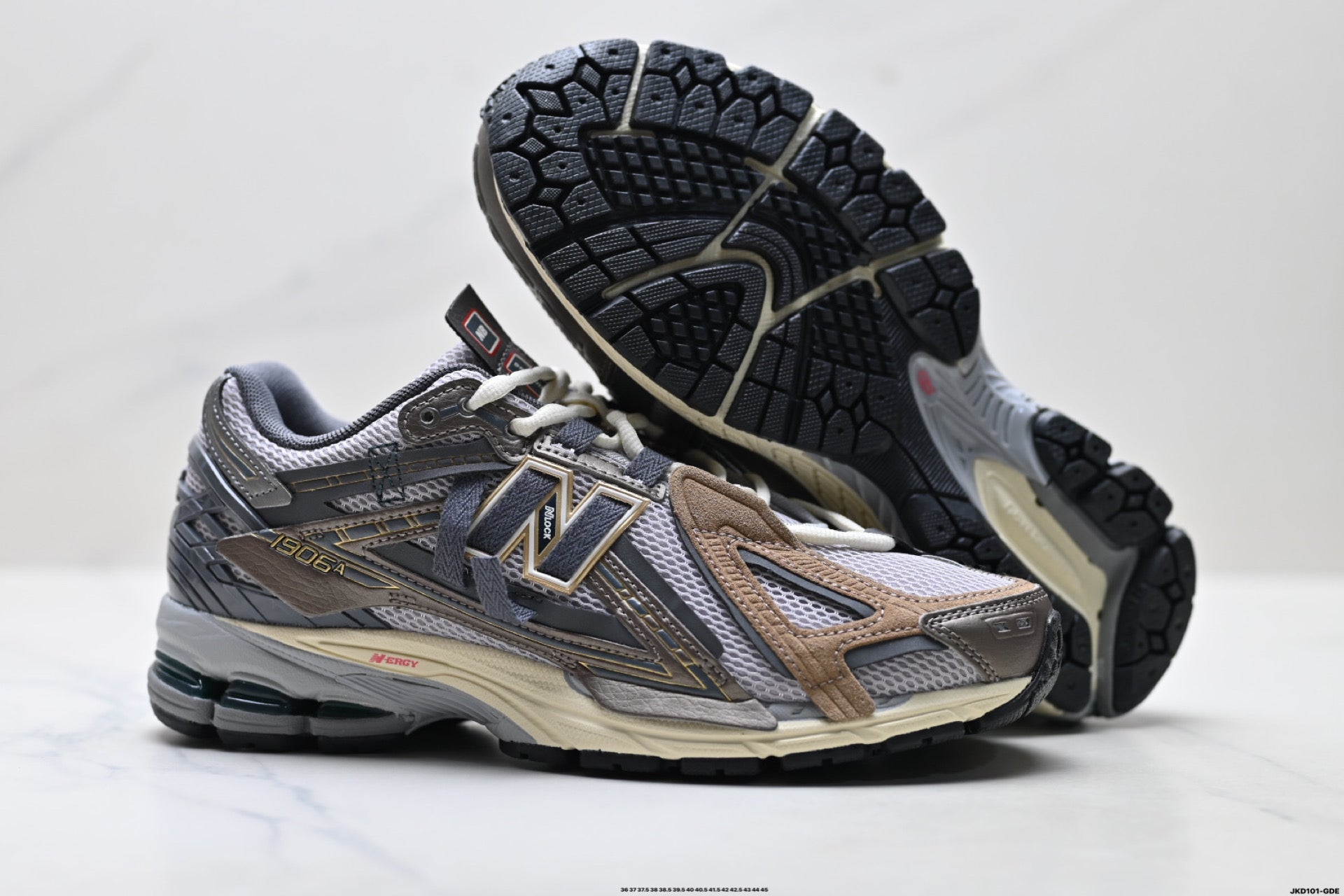 New Balance U19066U8 Retro Dad Sneaker U19066U8