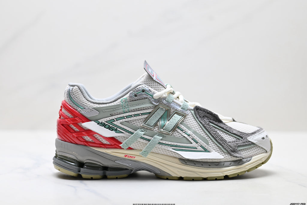 New Balance U19065DY Retro Dad Sneaker U19065DY