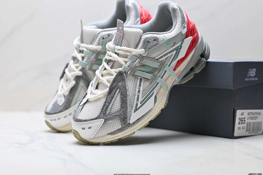 New Balance U19065DY Retro Dad Sneaker U19065DY