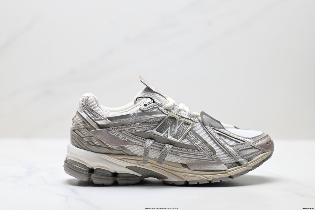 New Balance U1906VV Retro Dad Sneaker U1906VV