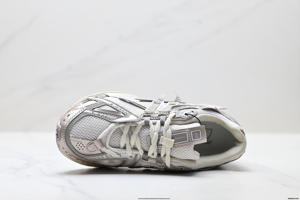 New Balance U1906VV Retro Dad Sneaker U1906VV