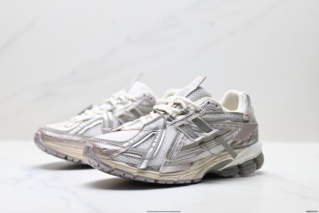 New Balance U1906VV Retro Dad Sneaker U1906VV