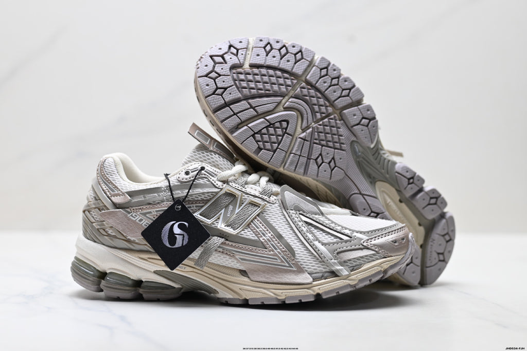 New Balance U1906VV Retro Dad Sneaker U1906VV
