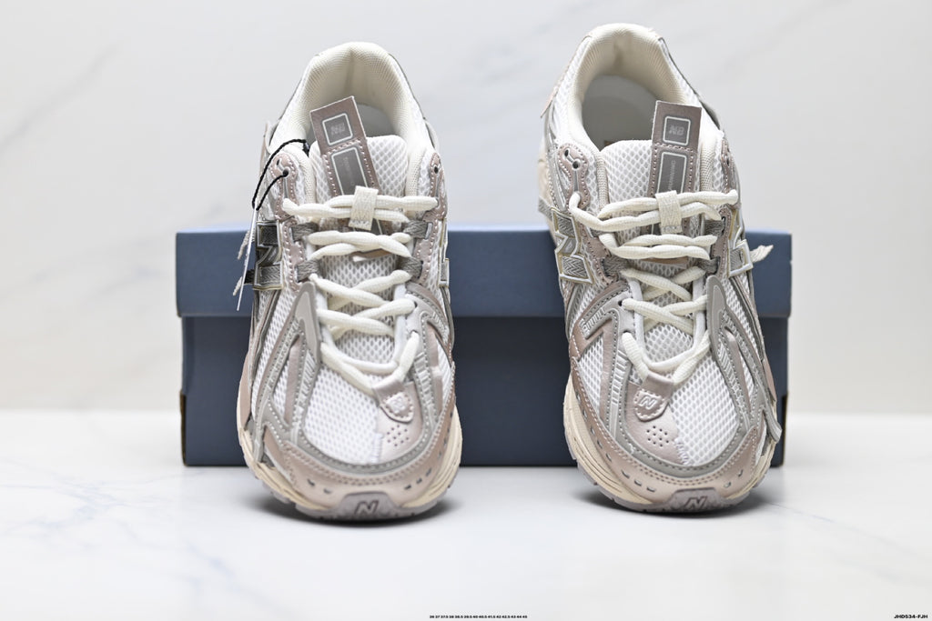 New Balance U1906VV Retro Dad Sneaker U1906VV