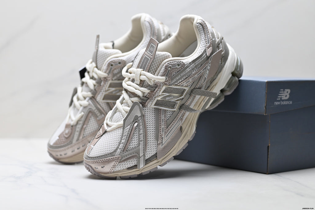New Balance U1906VV Retro Dad Sneaker U1906VV