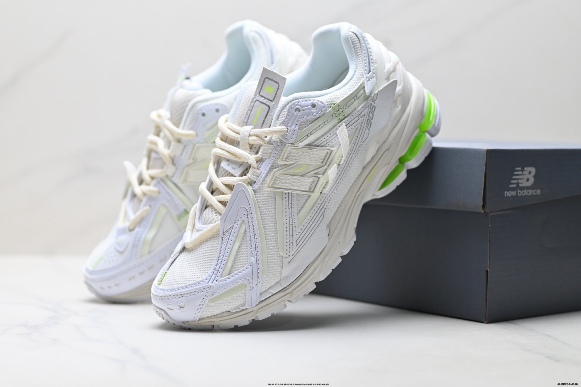 New Balance U1906AE-BMB Retro Dad Sneaker U1906AE-BMB