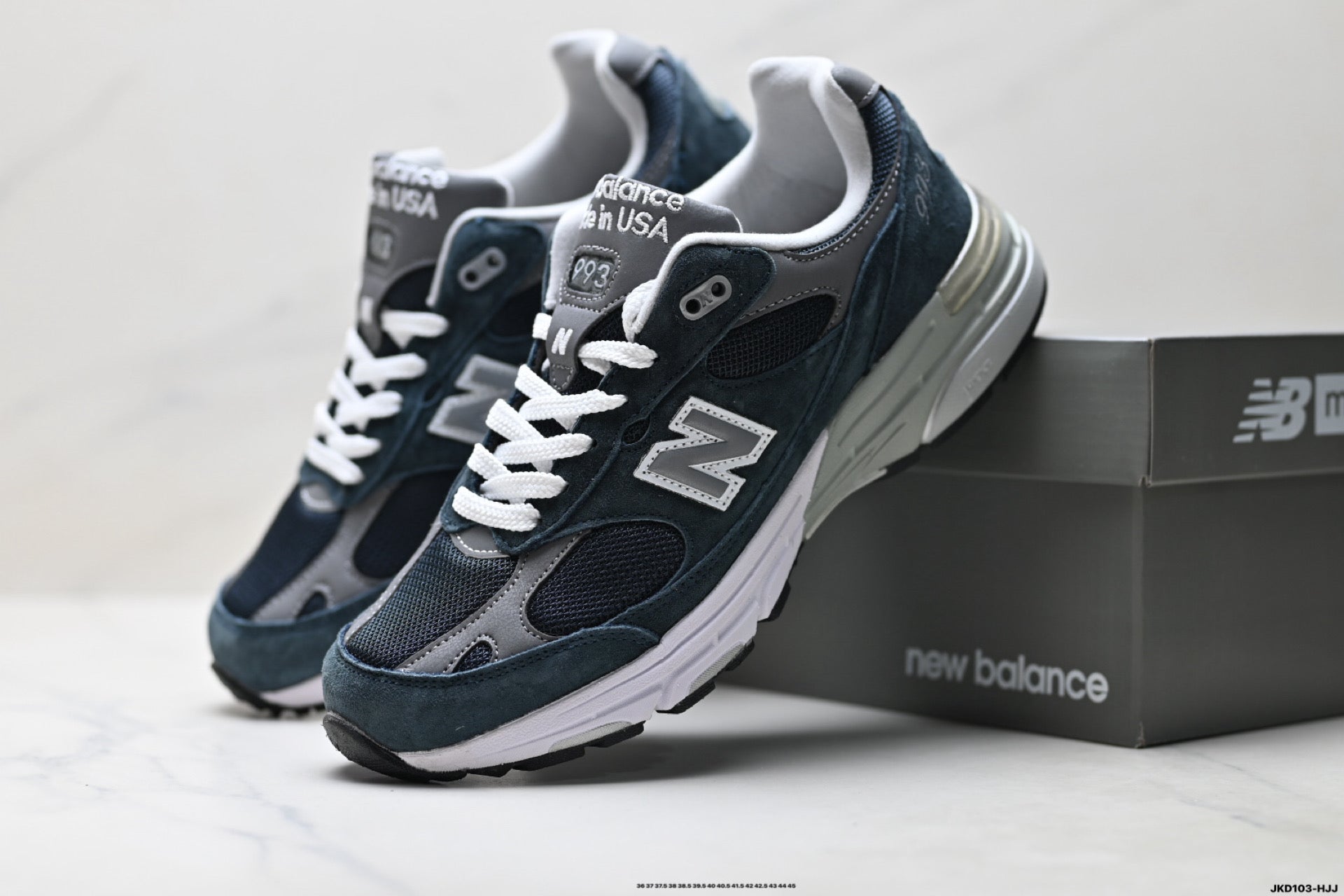 New Balance MR993 Made in USA Retro Dad Sneaker U993NV-B
