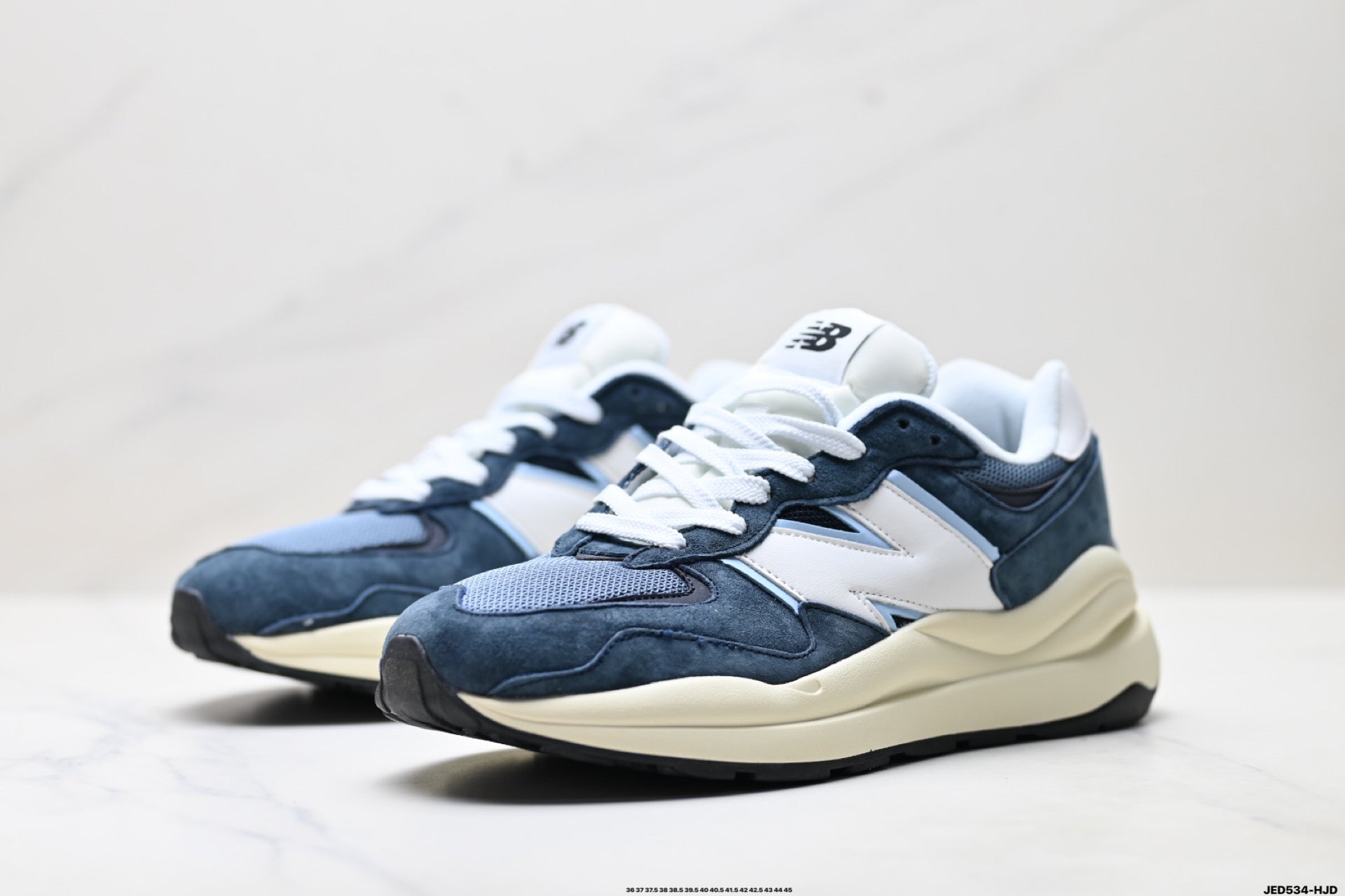 New Balance 5740 Low-Top Cushioned Retro Sneaker M5740VLB