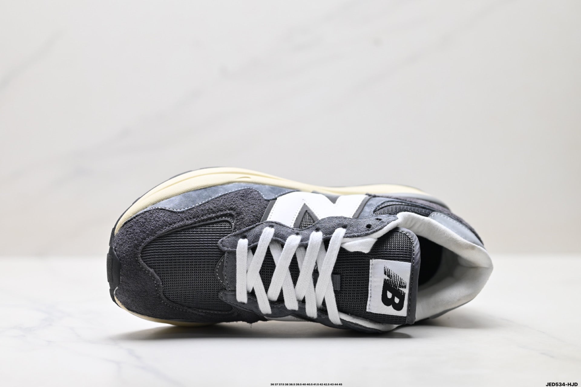 New Balance 5740 Low-Top Cushioned Retro Sneaker M5740VLB