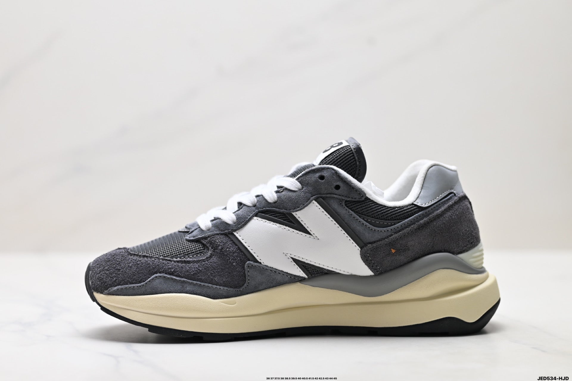 New Balance 5740 Low-Top Cushioned Retro Sneaker M5740VLB
