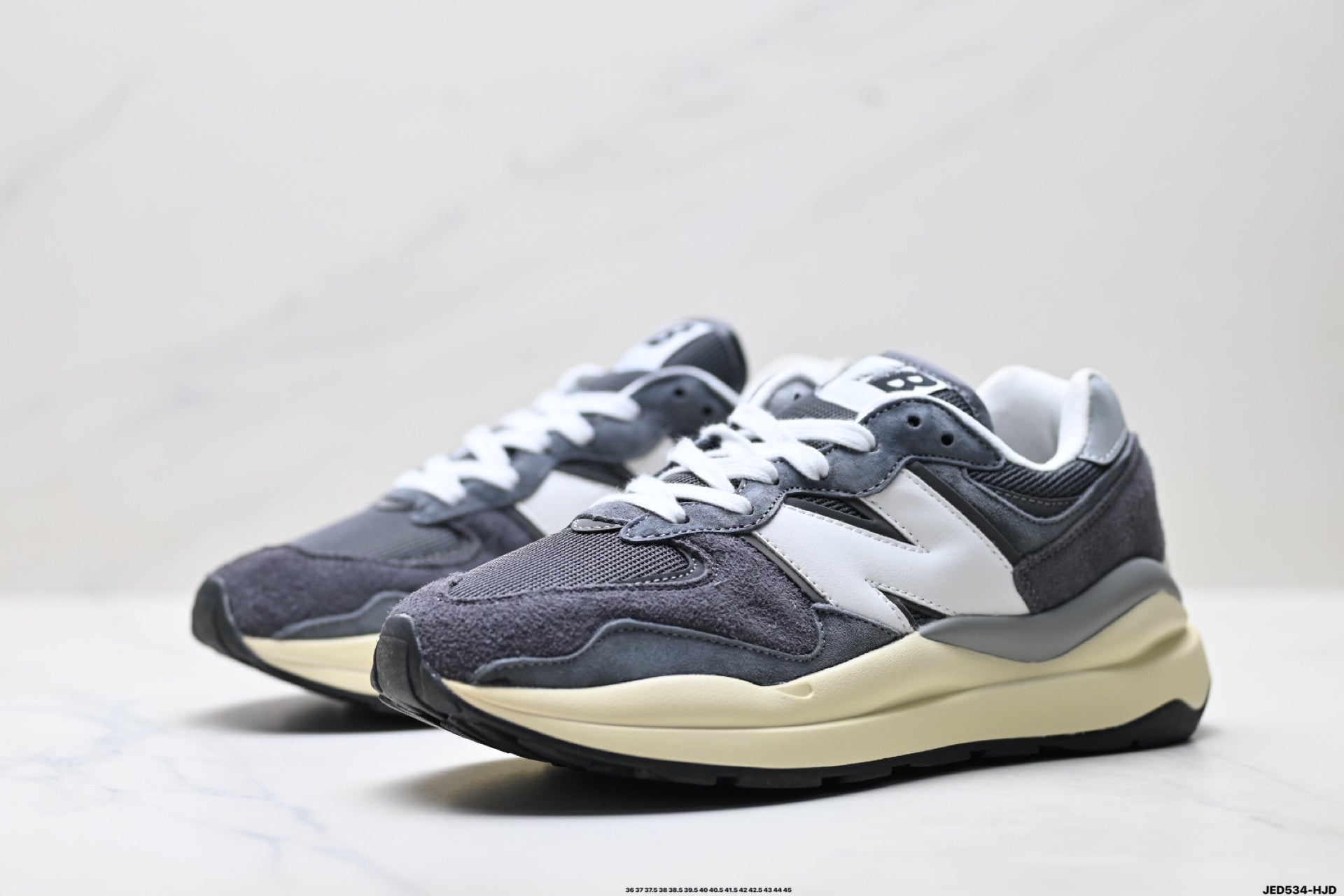 New Balance 5740 Low-Top Cushioned Retro Sneaker M5740VLB