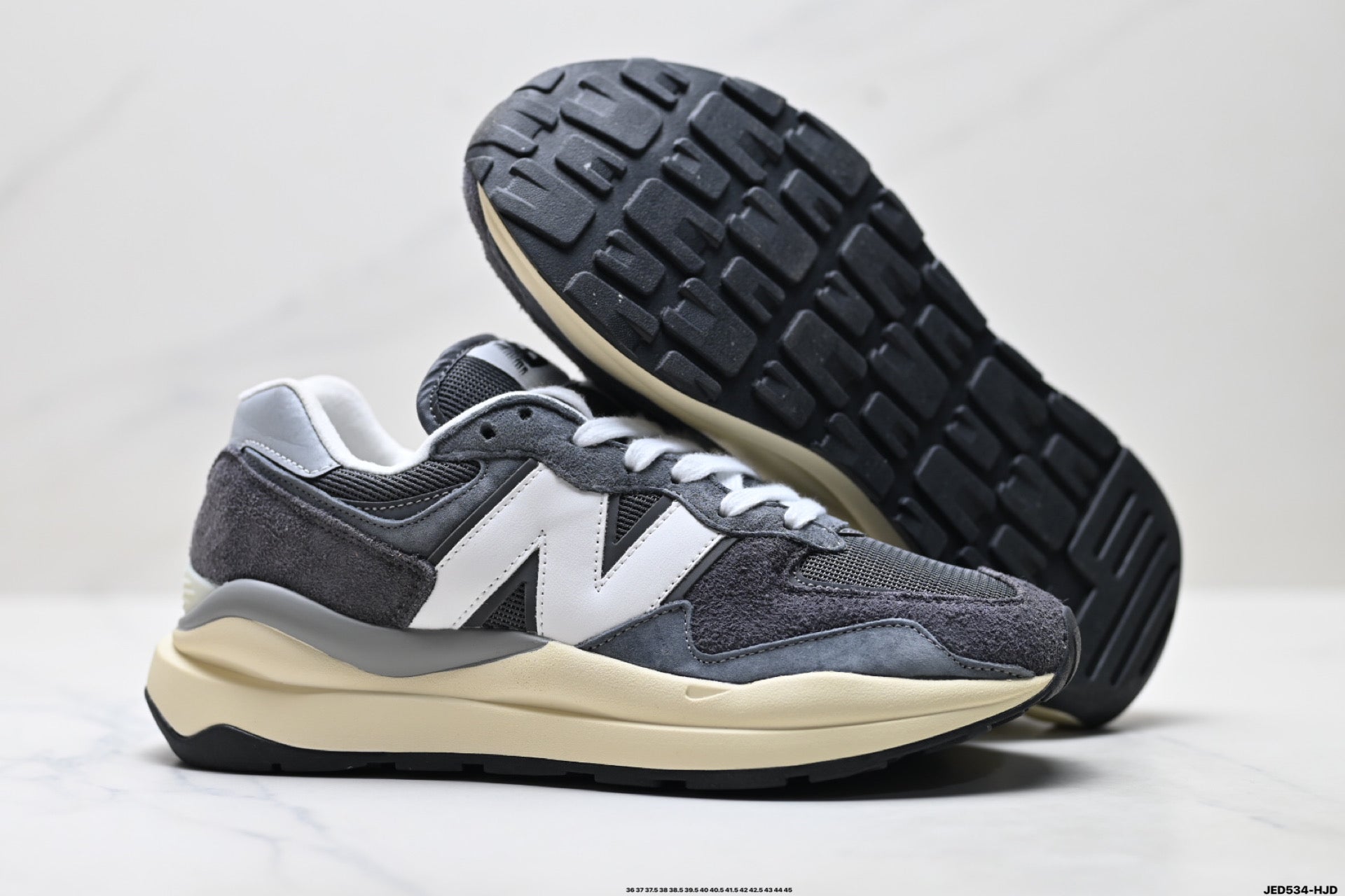 New Balance 5740 Low-Top Cushioned Retro Sneaker M5740VLB