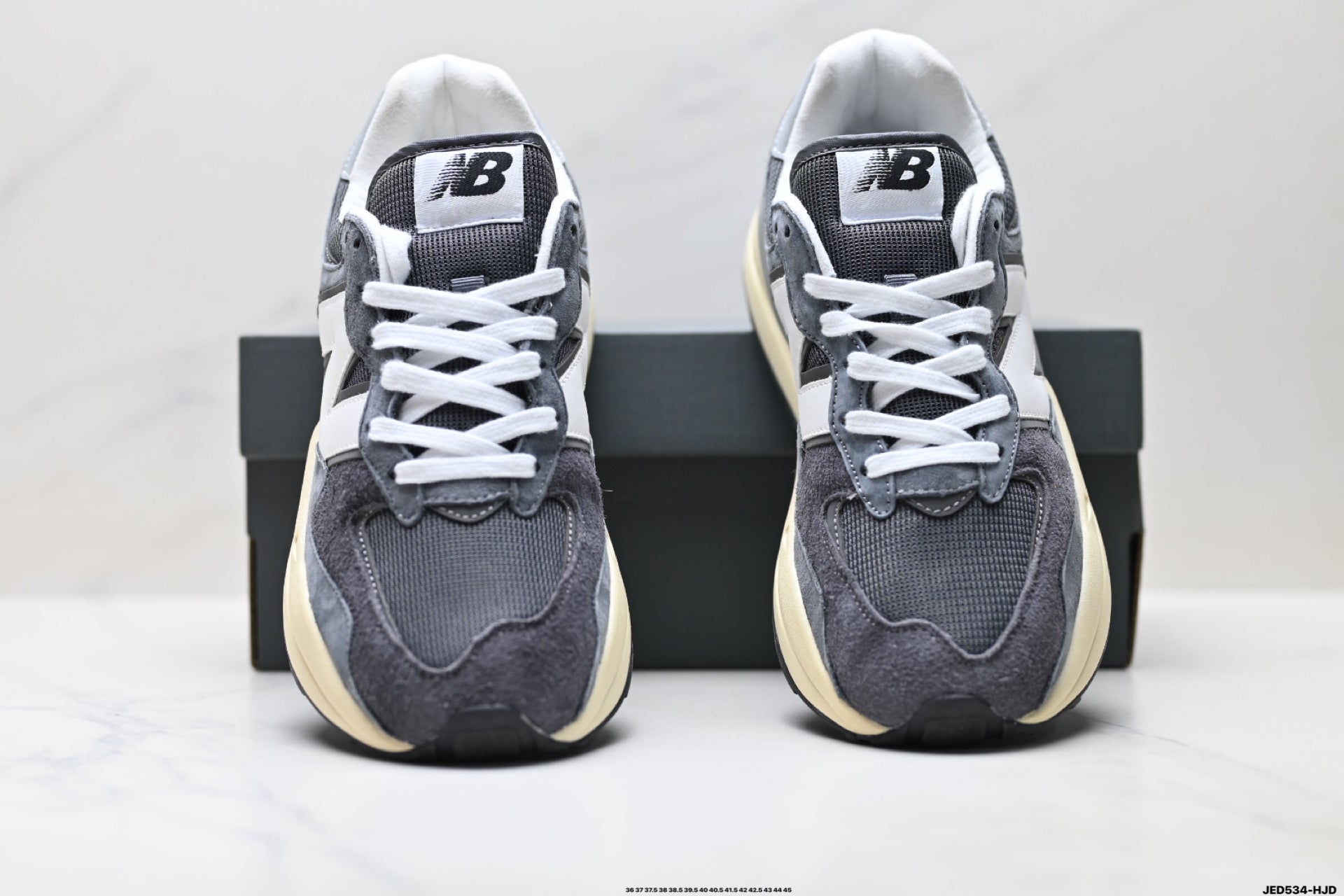 New Balance 5740 Low-Top Cushioned Retro Sneaker M5740VLB