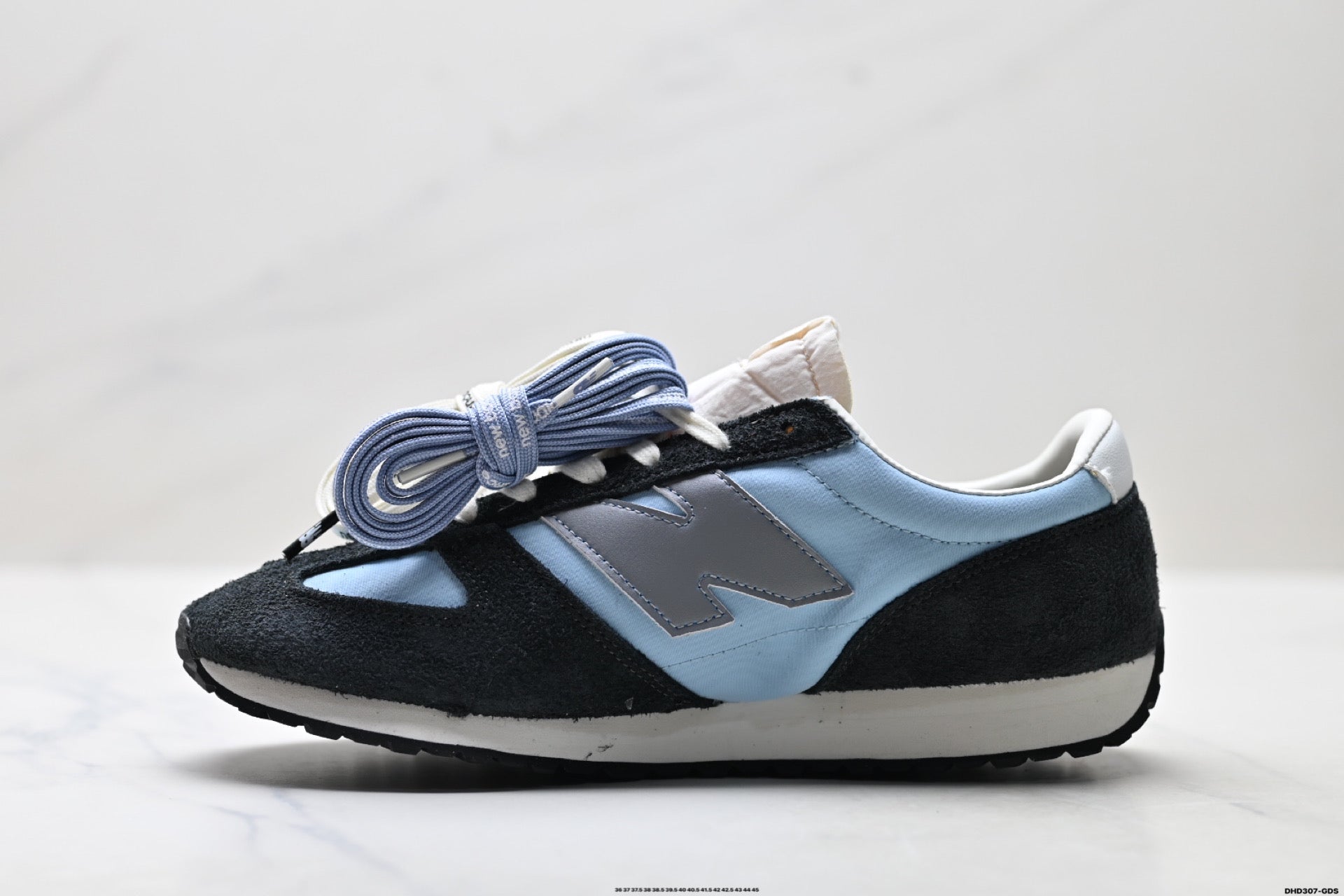 New Balance 471 Retro Low-Top Lifestyle Sneaker U471AB