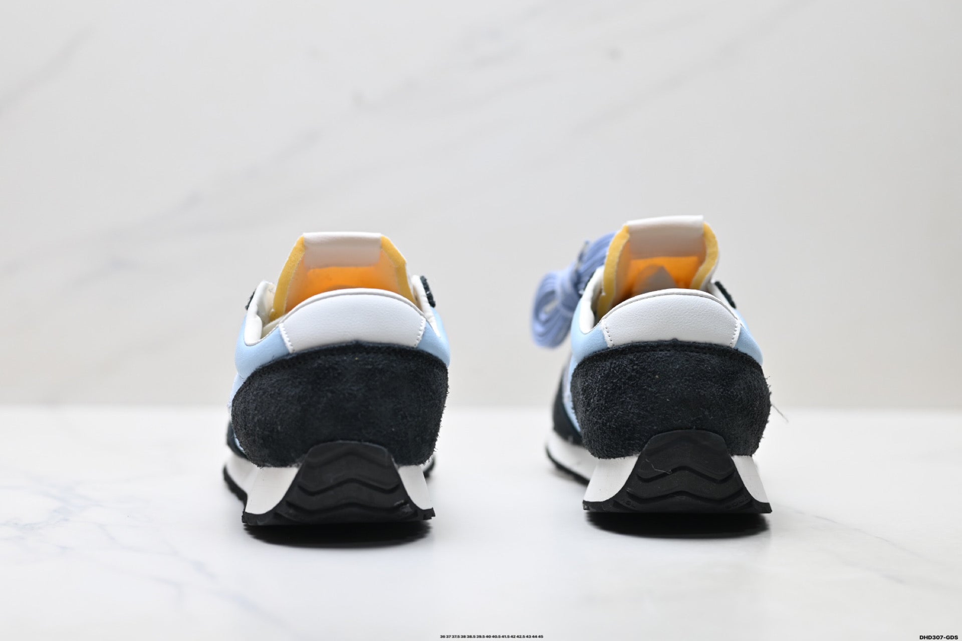 New Balance 471 Retro Low-Top Lifestyle Sneaker U471AB