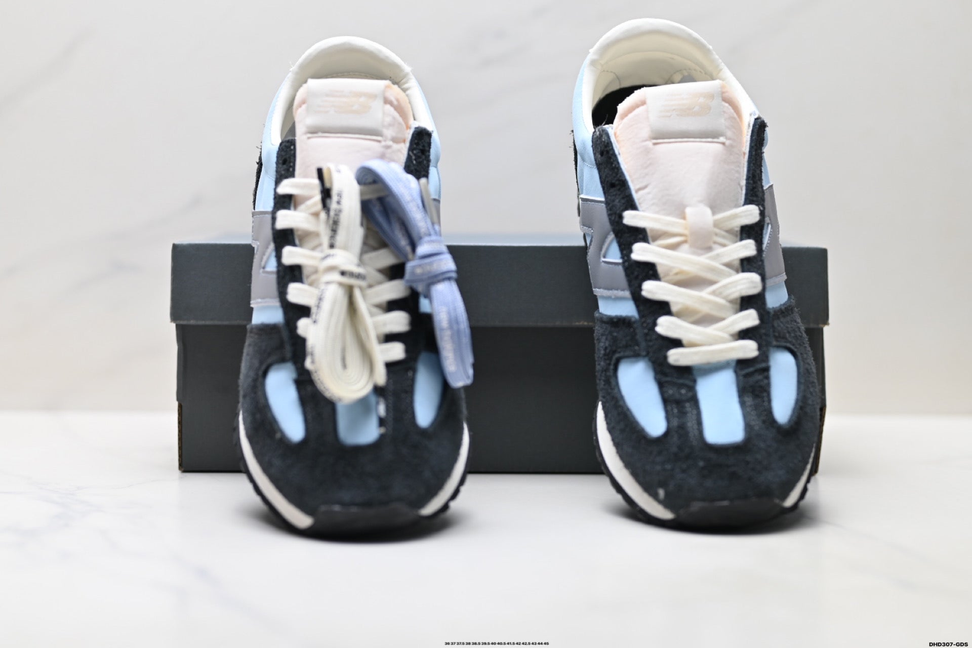 New Balance 471 Retro Low-Top Lifestyle Sneaker U471AB
