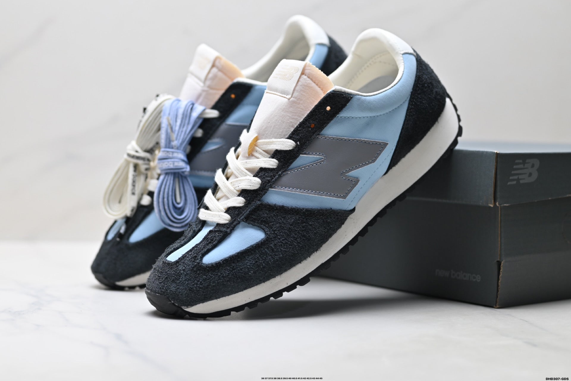 New Balance 471 Retro Low-Top Lifestyle Sneaker U471AB