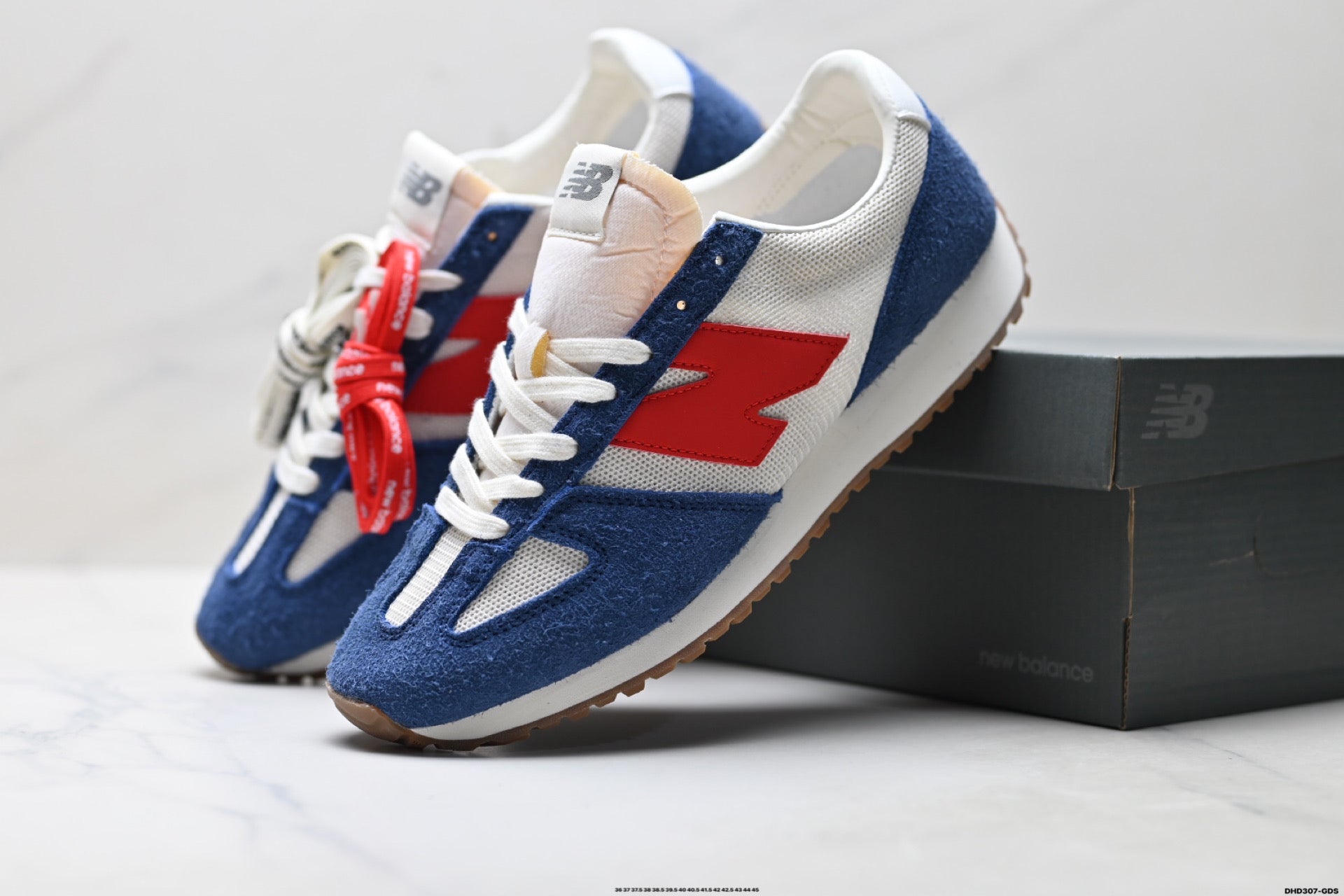 New Balance 471 Retro Low-Top Lifestyle Sneaker U471AK