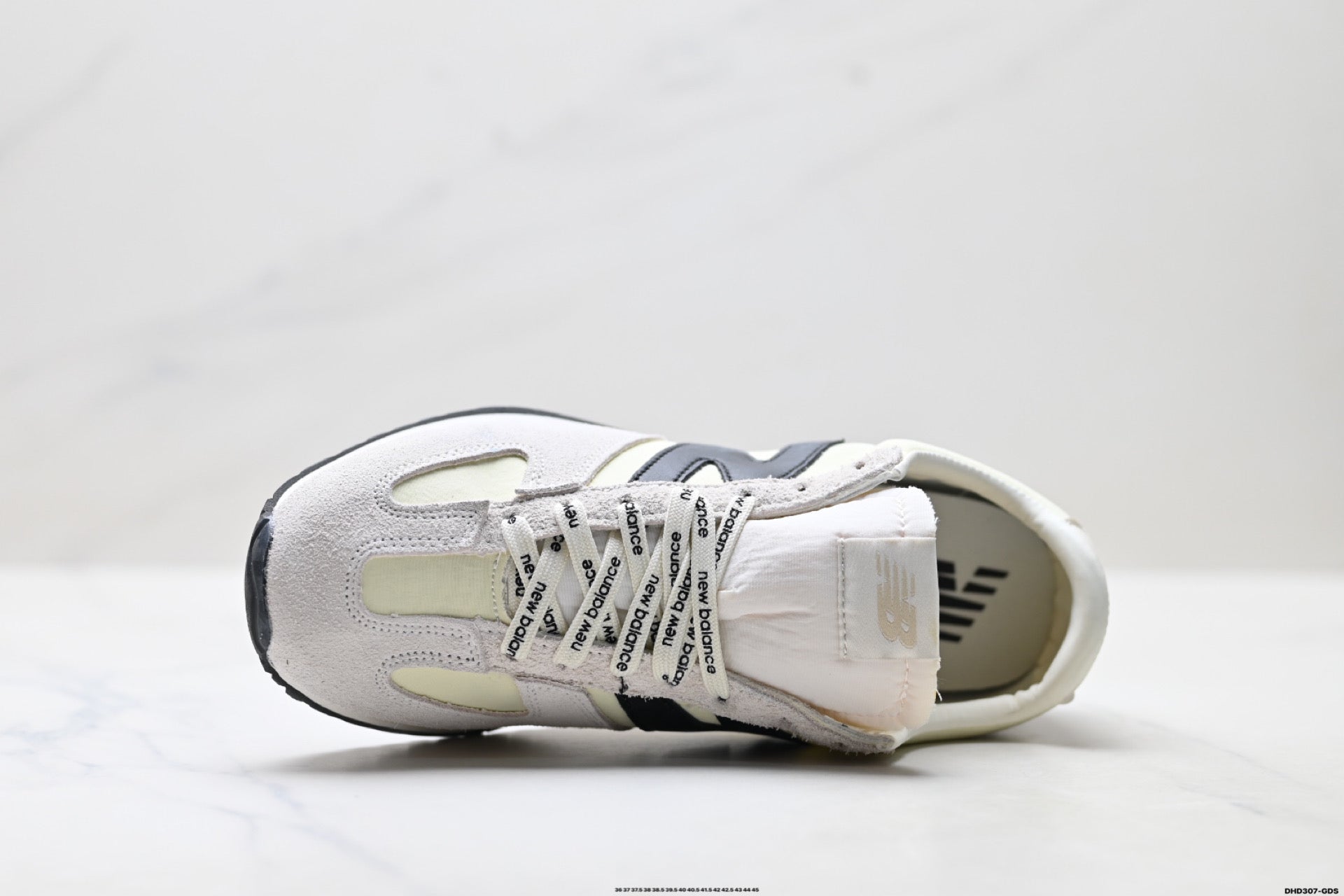 New Balance 471 Retro Low-Top Lifestyle Sneaker U471AA
