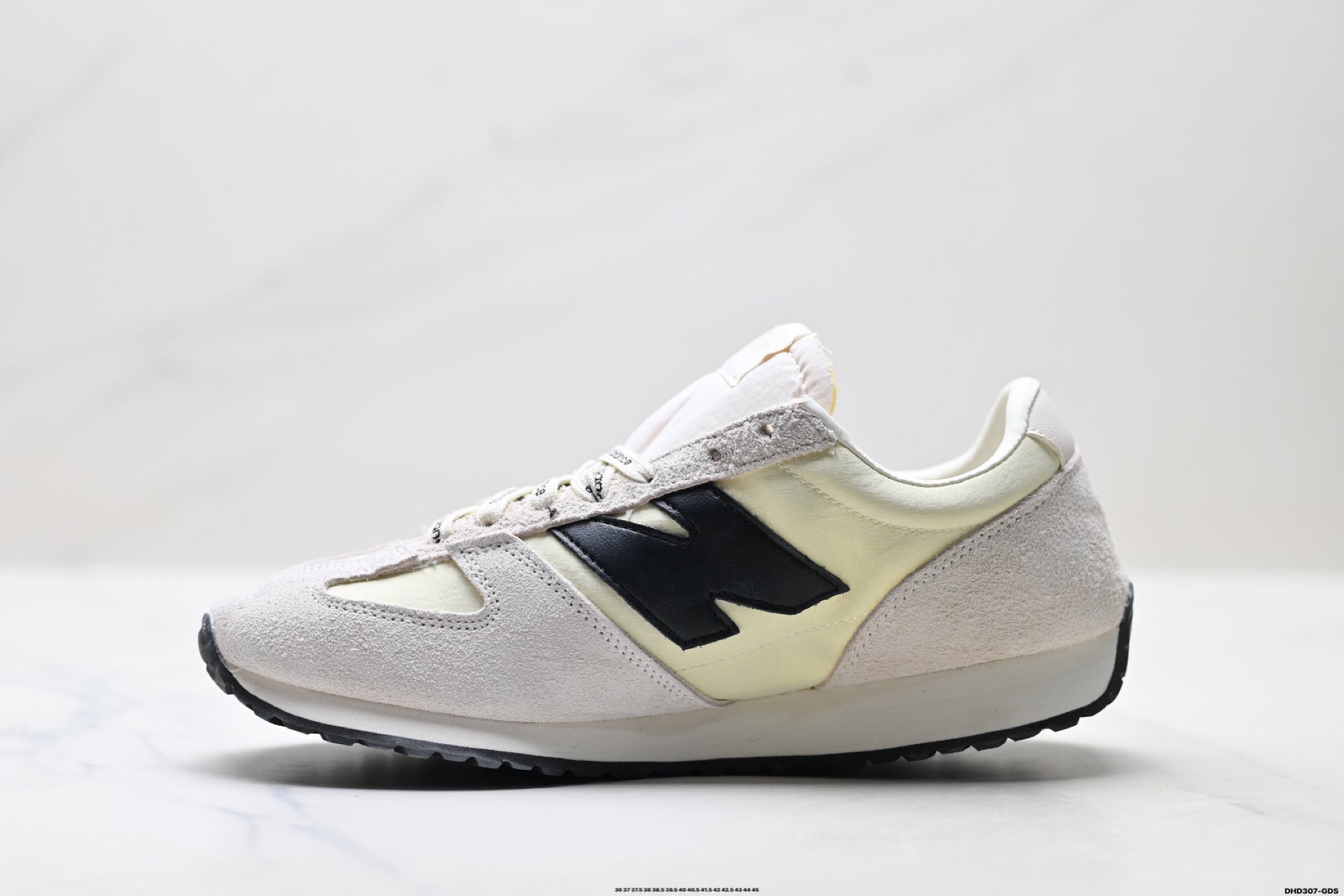 New Balance 471 Retro Low-Top Lifestyle Sneaker U471AA