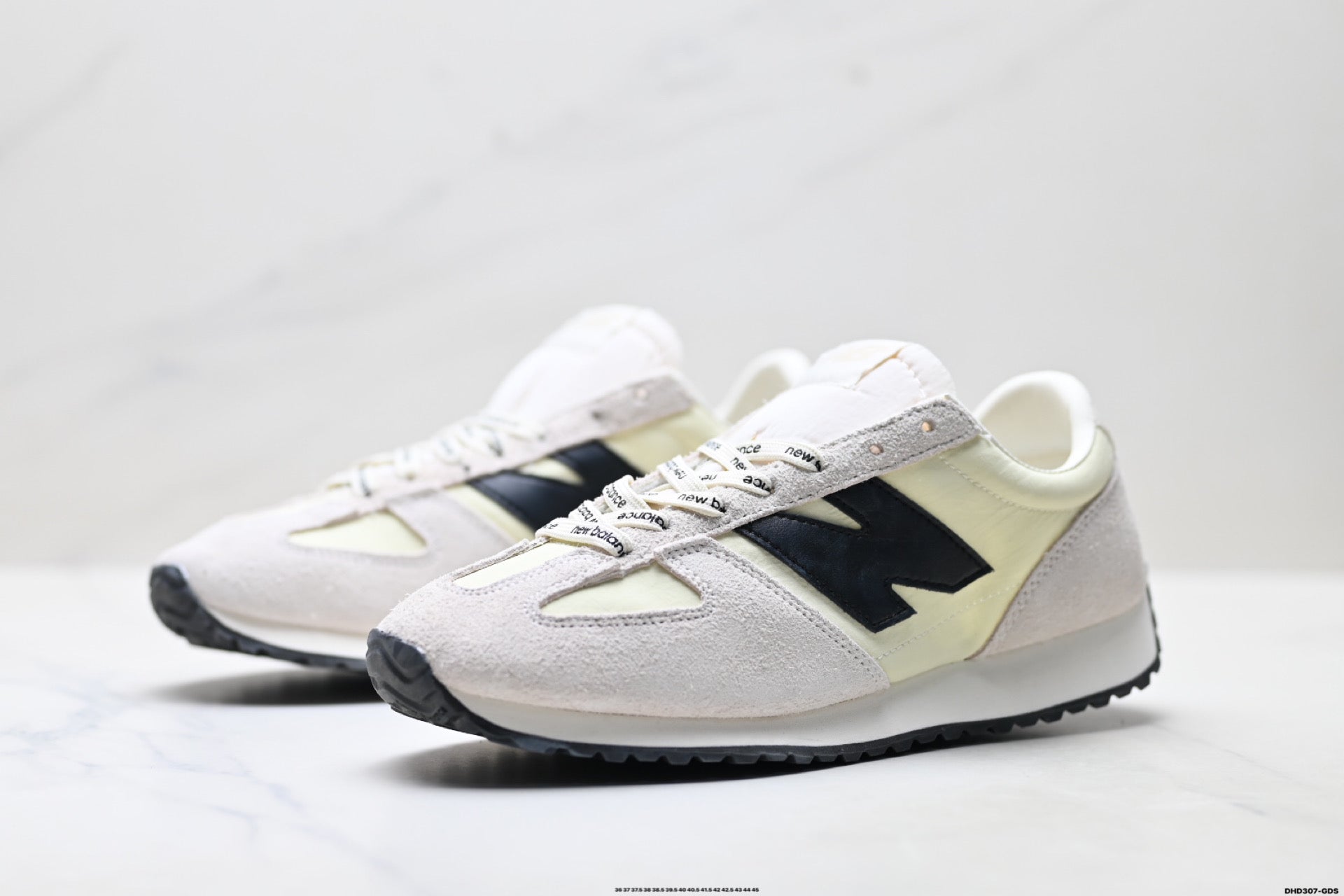 New Balance 471 Retro Low-Top Lifestyle Sneaker U471AA