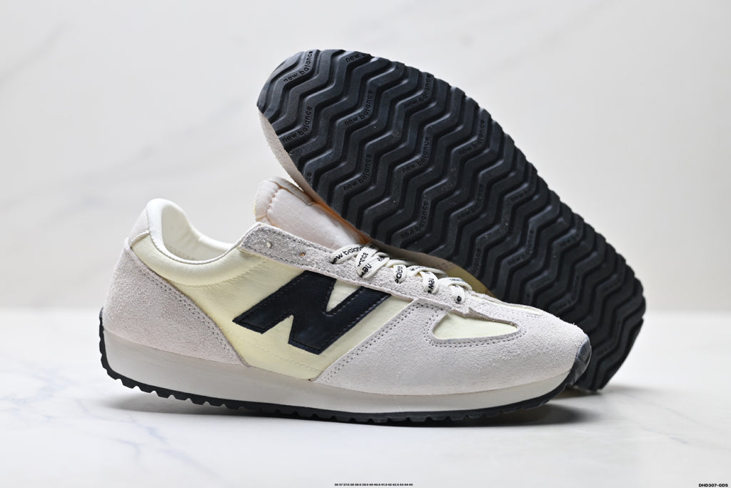 New Balance 471 Retro Low-Top Lifestyle Sneaker U471AA