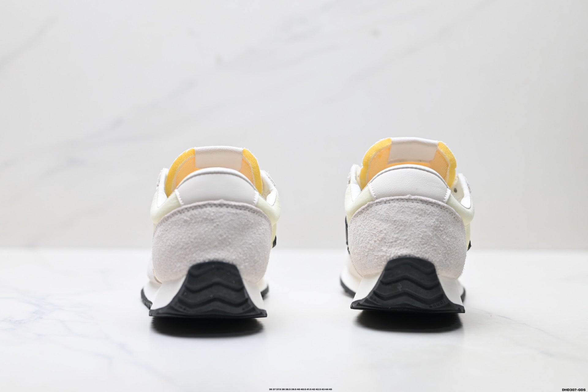 New Balance 471 Retro Low-Top Lifestyle Sneaker U471AA