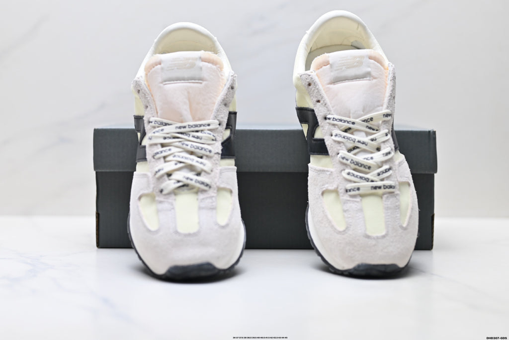 New Balance 471 Retro Low-Top Lifestyle Sneaker U471AA