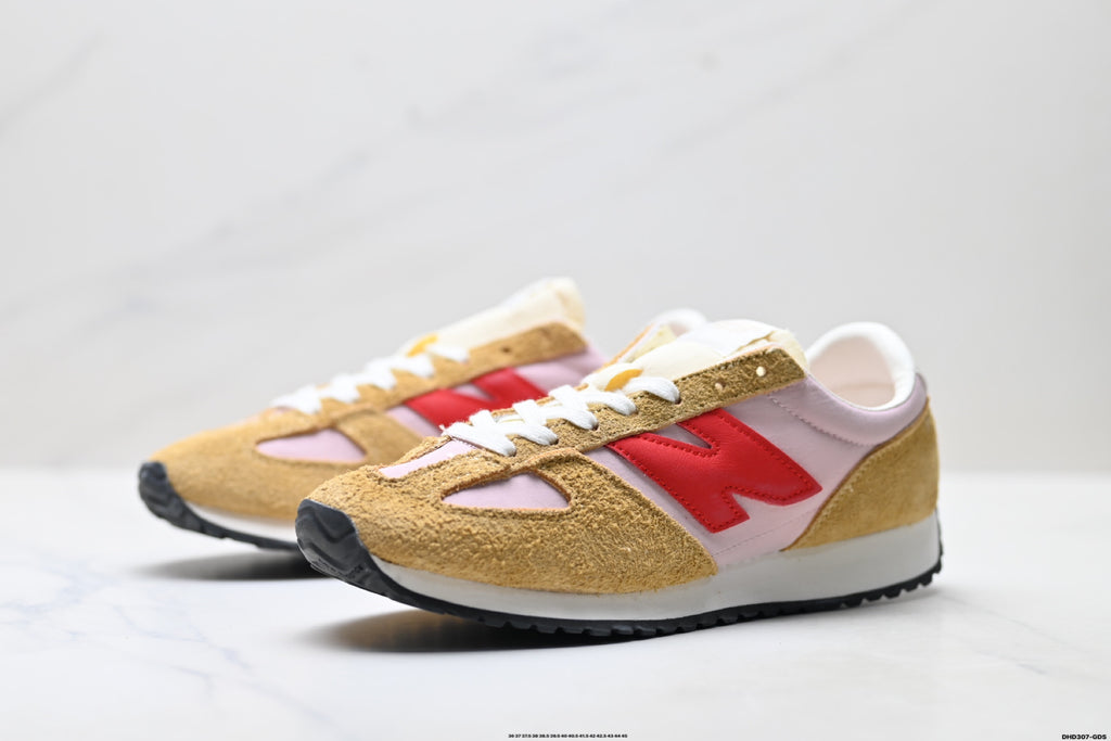 New Balance 471 Retro Low-Top Lifestyle Sneaker U471AC