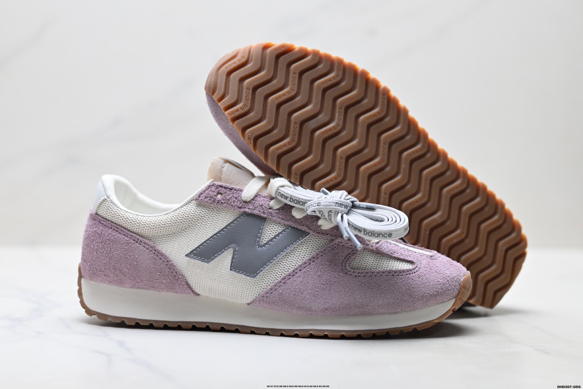 New Balance 471 Retro Low-Top Lifestyle Sneaker U471AL