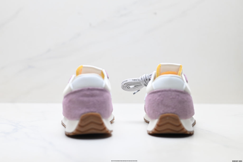 New Balance 471 Retro Low-Top Lifestyle Sneaker U471AL