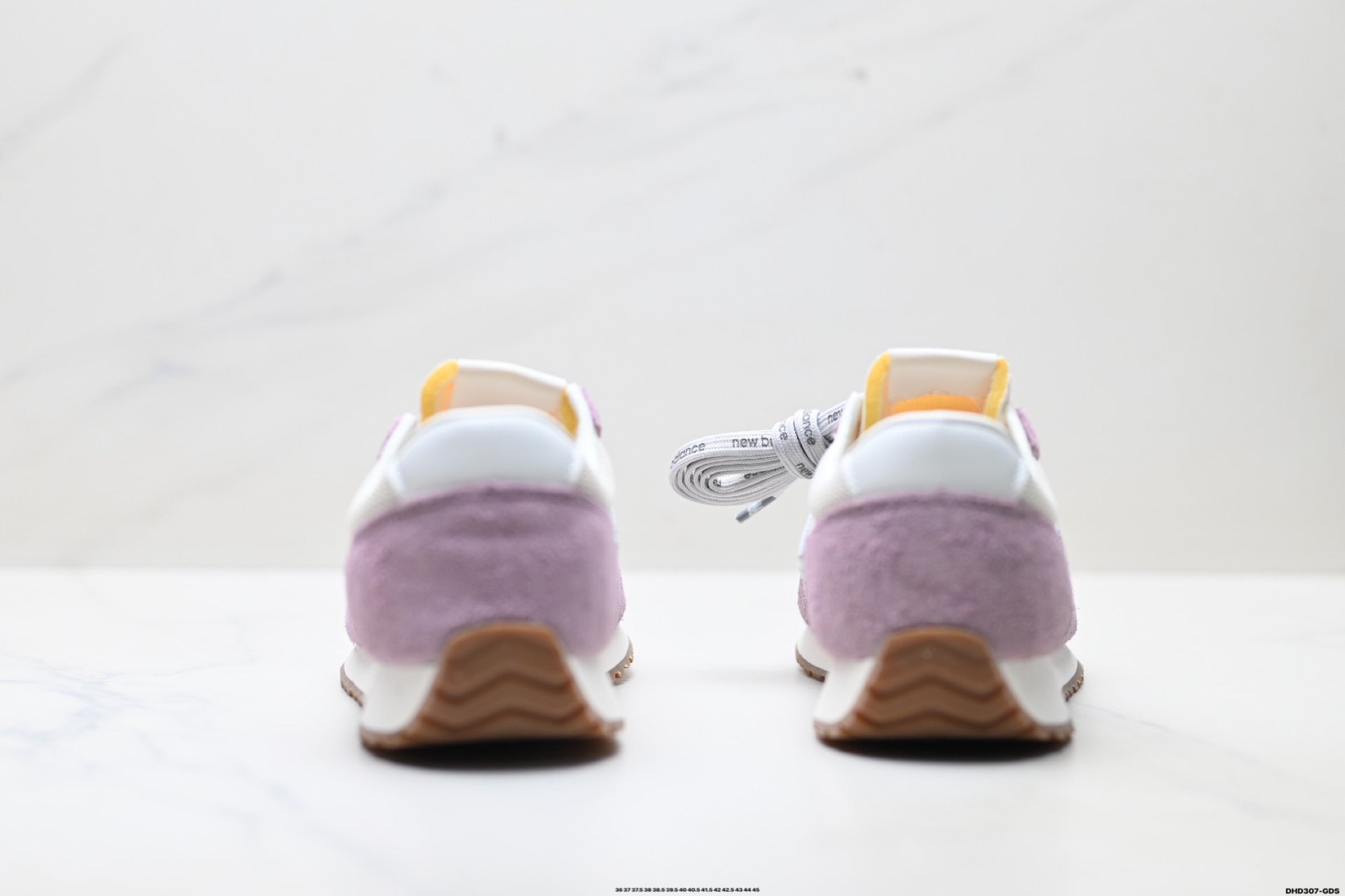 New Balance 471 Retro Low-Top Lifestyle Sneaker U471AL