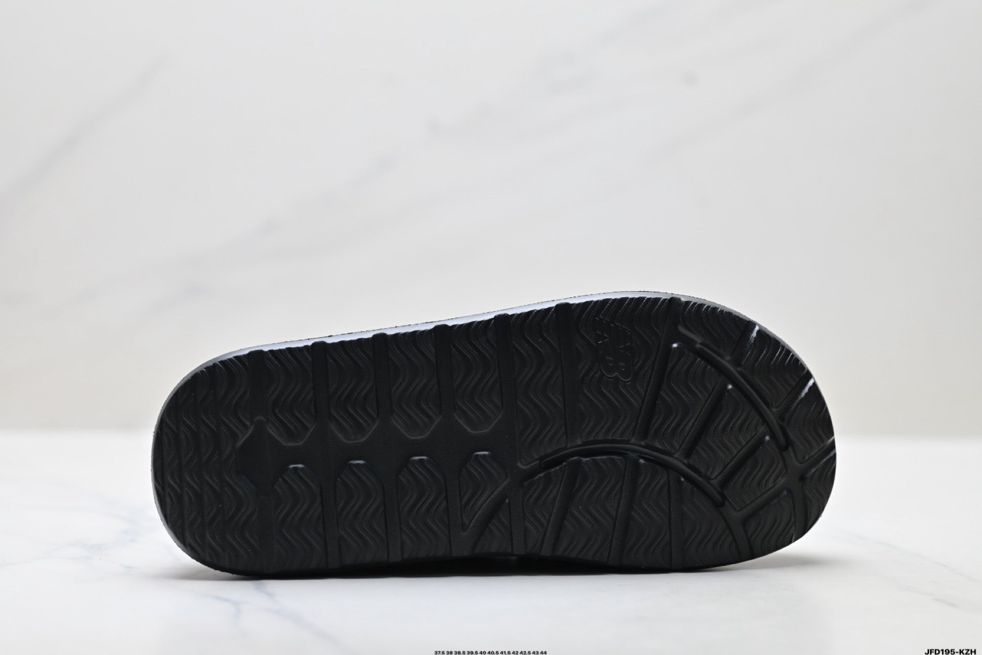 New Balance Rover Closed-Toe Slide Sandal SD2510BK