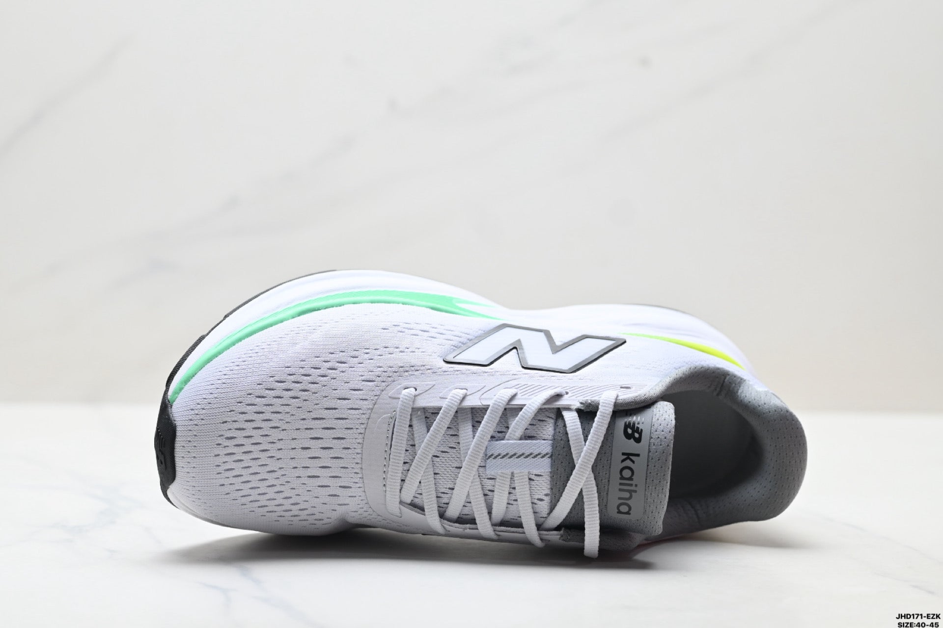 New Balance Fresh Foam Low-Top Marathon Running Shoe — Grey / White / Yellow MMOR68L